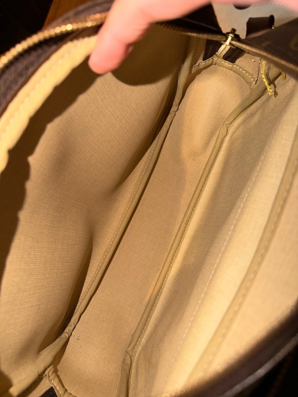 Louis Vuitton vintage Monogram Canvas Nile crossbody Bag with Tan Trim - Picture 12 of 12